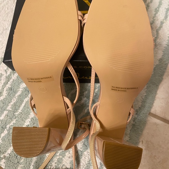 Nude/pink size 6.5 strappy heels from Lulu’s - Picture 3 of 4